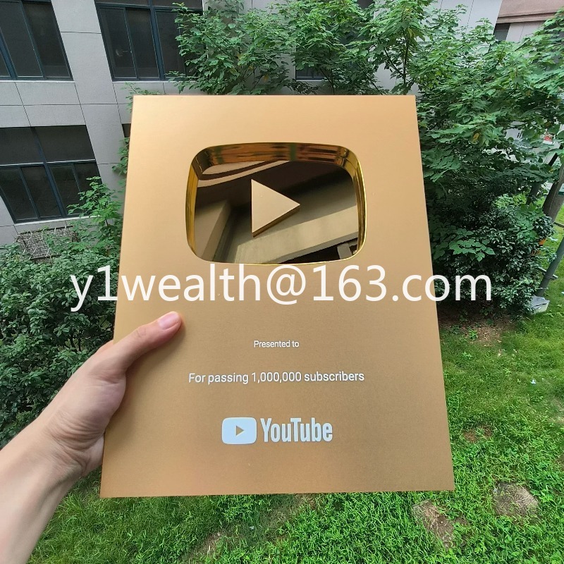รางวัลปุ่มเล่น YouTube แบบใหม่ - Esports Gaming Trophy บทวิจารณ์และราคา