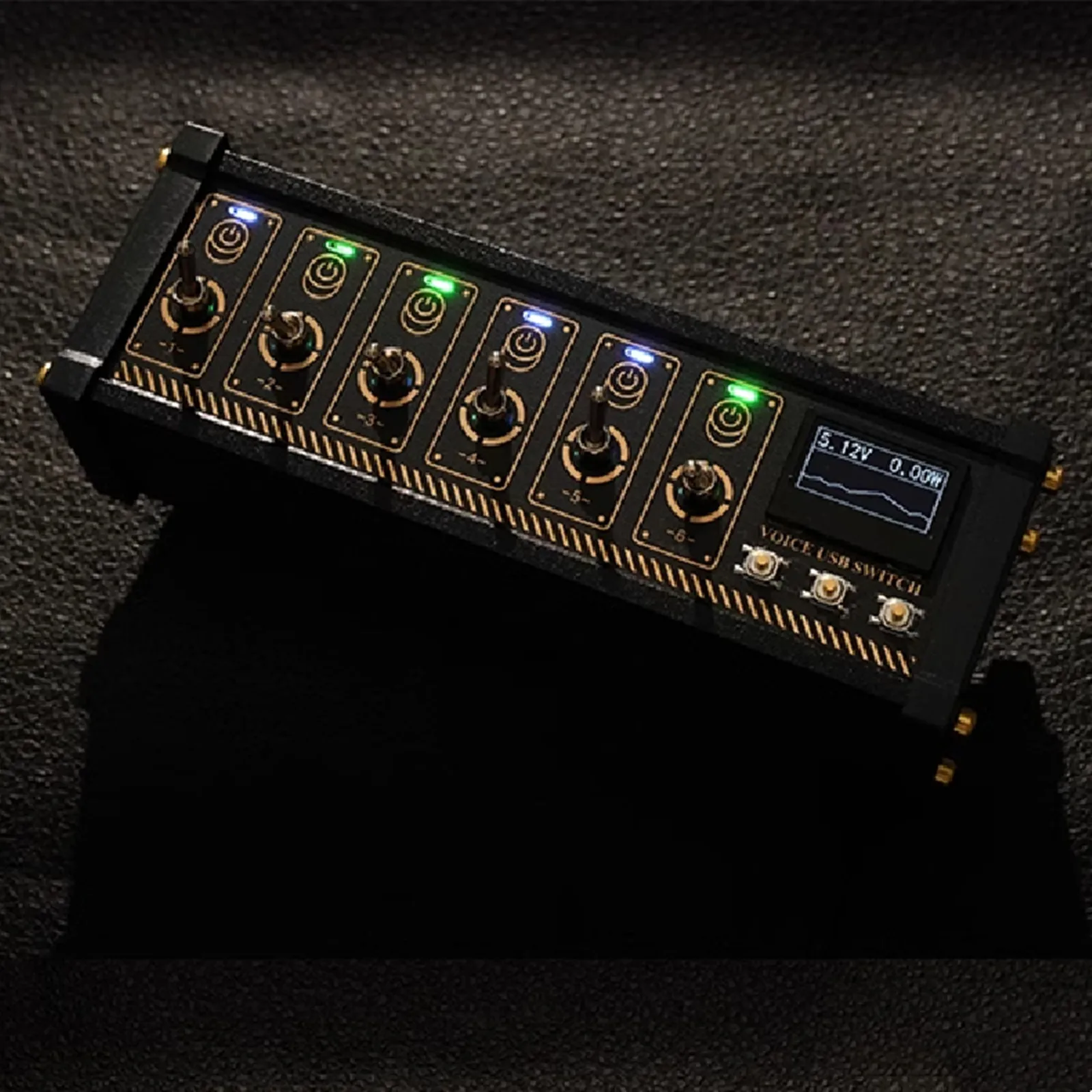 Cyberpunk NK5 USB สวิตช์ซ็อกเก - Esports Gaming Trophy บทวิจารณ์และราคา