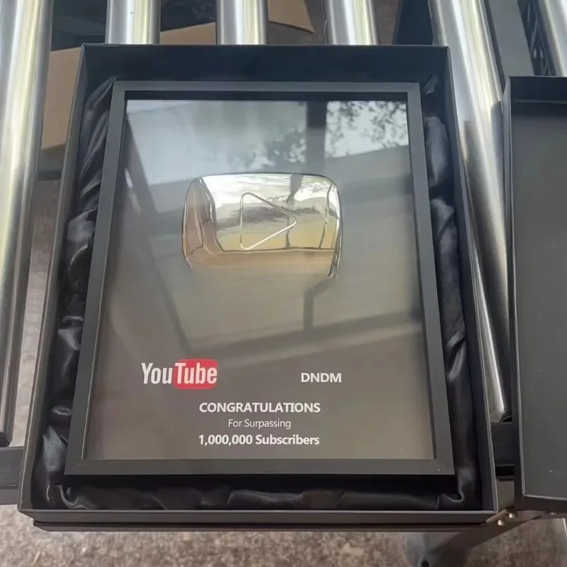 โลโก้ปุ่มเกม YouTube และ Bilib - Esports Gaming Trophy บทวิจารณ์และราคา
